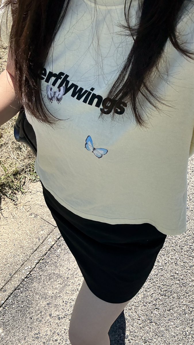 朝光さんの誕生日に合わせて黄色の服買ったけどイルコンには寒すぎて着られないやで⊂( ᴖ ̫ᴖ)⊃