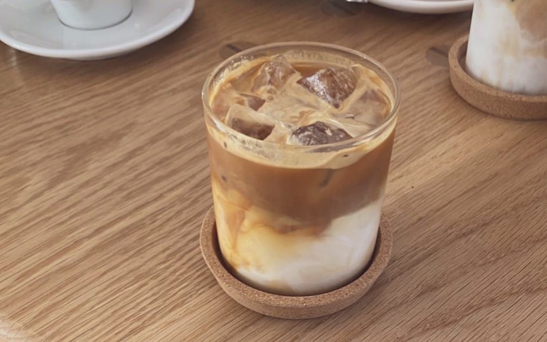 الغريب أننا نحب من يُشبه جرحنا أكثر من الذي يُداويه .