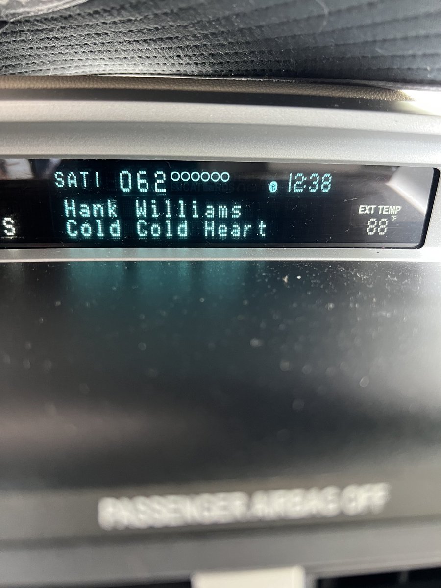 jackfromacworth's tweet image. What will melt your cold, cold heart?
One of the best songs in Sr.’s catalog. On ⁦@Elizabeth_Cook⁩ #ApronStrings 62  📡 A rare video clip exists for this song. Check it out!