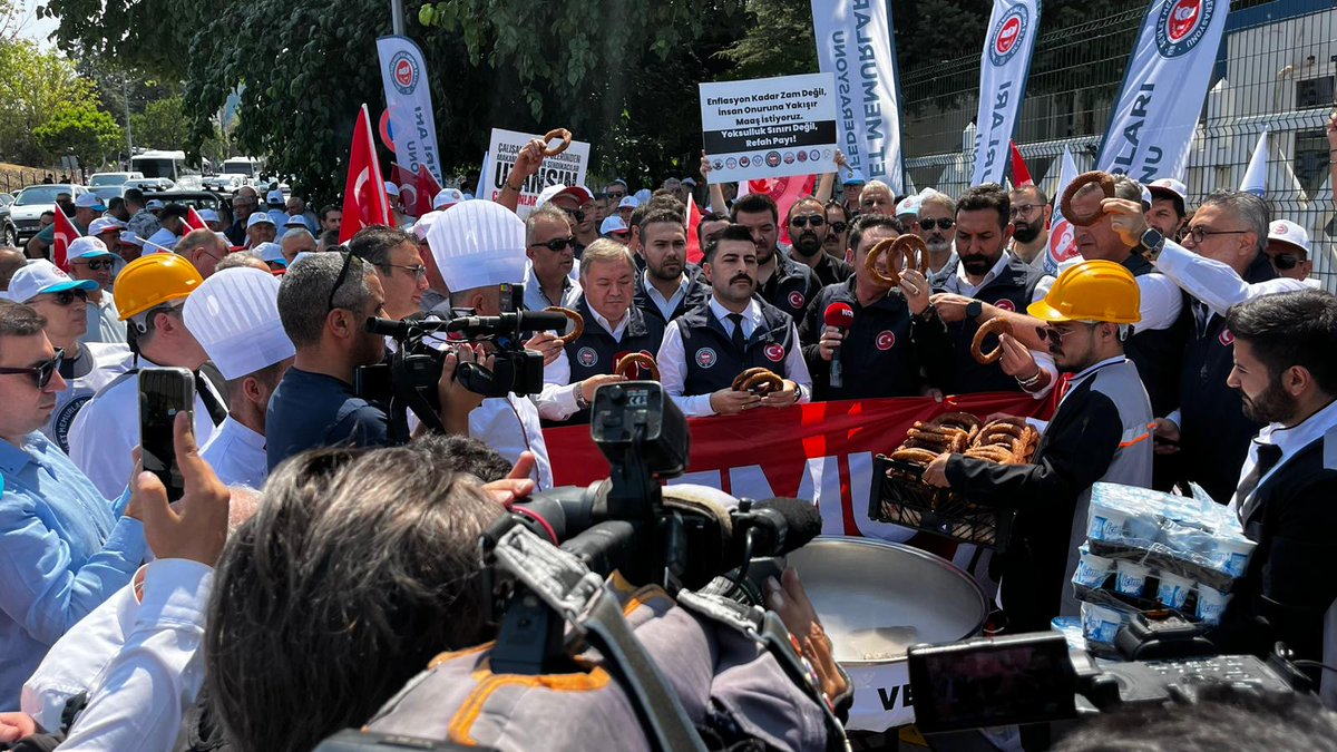 SEFALET TEKLİFİNE  HAYIR DİYORUZ...

Devlet Memurları Konfederasyonu ve paydaş sendikaları olarak, kamu işveren heyeti tarafından verilen 3'üncü sefalet teklifine karşı tepkimizi göstermek üzere 19.08.2025 tarihinde saat 12:30'da Çalışma ve Sosyal Güvenlik Bakanlığı önünde  basın