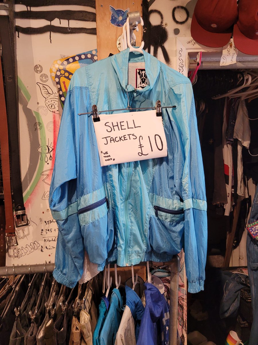 mindlessones's tweet image. Issue 19 of our newsletter is out now, ft. Bird Groups, dad jokes, fresh Paul Jon Milne art, Life Without Buildings, the horror of excess, The Ant Farm, God Does Like Ugly, and a very British horror story.

mindless-ones.ghost.io/introducing-el…