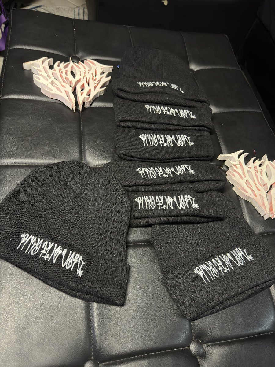 Caprieu's tweet image. Compra toca da into the void 65gp do Tibia cada