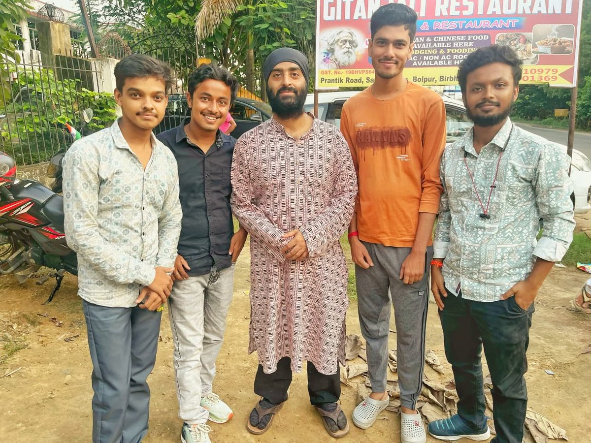 Simplicity of <a href="/arijitsingh/">Arijit Singh</a> ❤️

#arijitsingh #viral