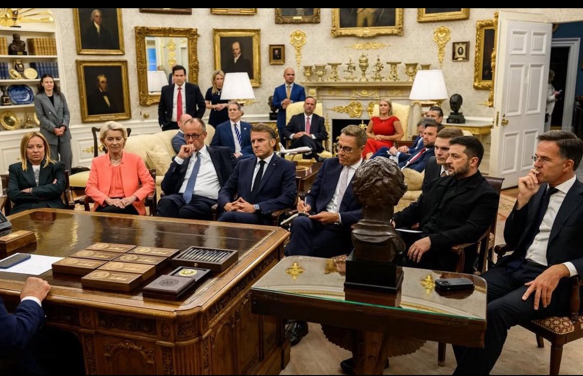 ToniBudai's tweet photo. @gbuhnici Dragul meu , europenii s-au aliniat cuminți la masa celui care contează , după care l-au omagiat pe rând sperând sa le rezolve problema războiului ! https://t.co/DriWskJrJt