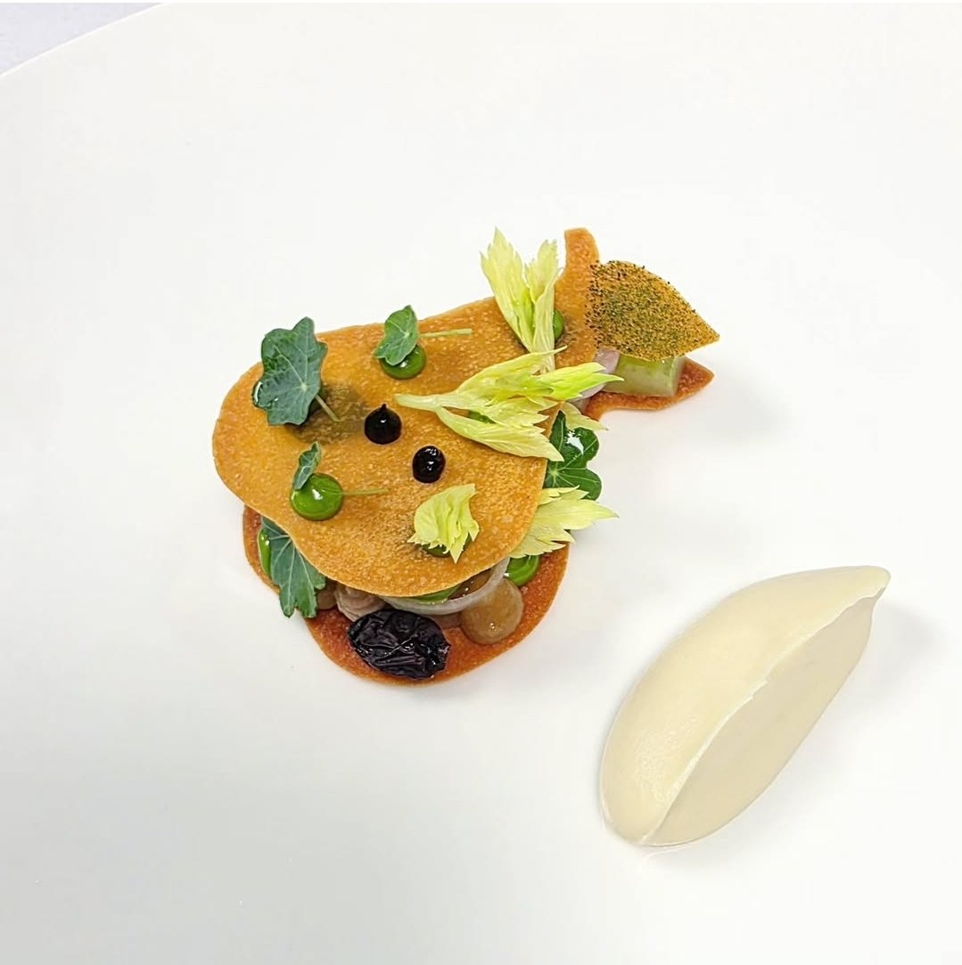 Waldorf / pear / celeriac / walnut

Mounteryac pear, celeriac, miso walnut, parmesan wafer and parsley emulsion. New dish to the autumn menu.
•
#waldorf #waldorfastoria #autumn #menu #classical #oscartschirky #textures #flavours #passionate #chef #brigade #cookery #chefslife