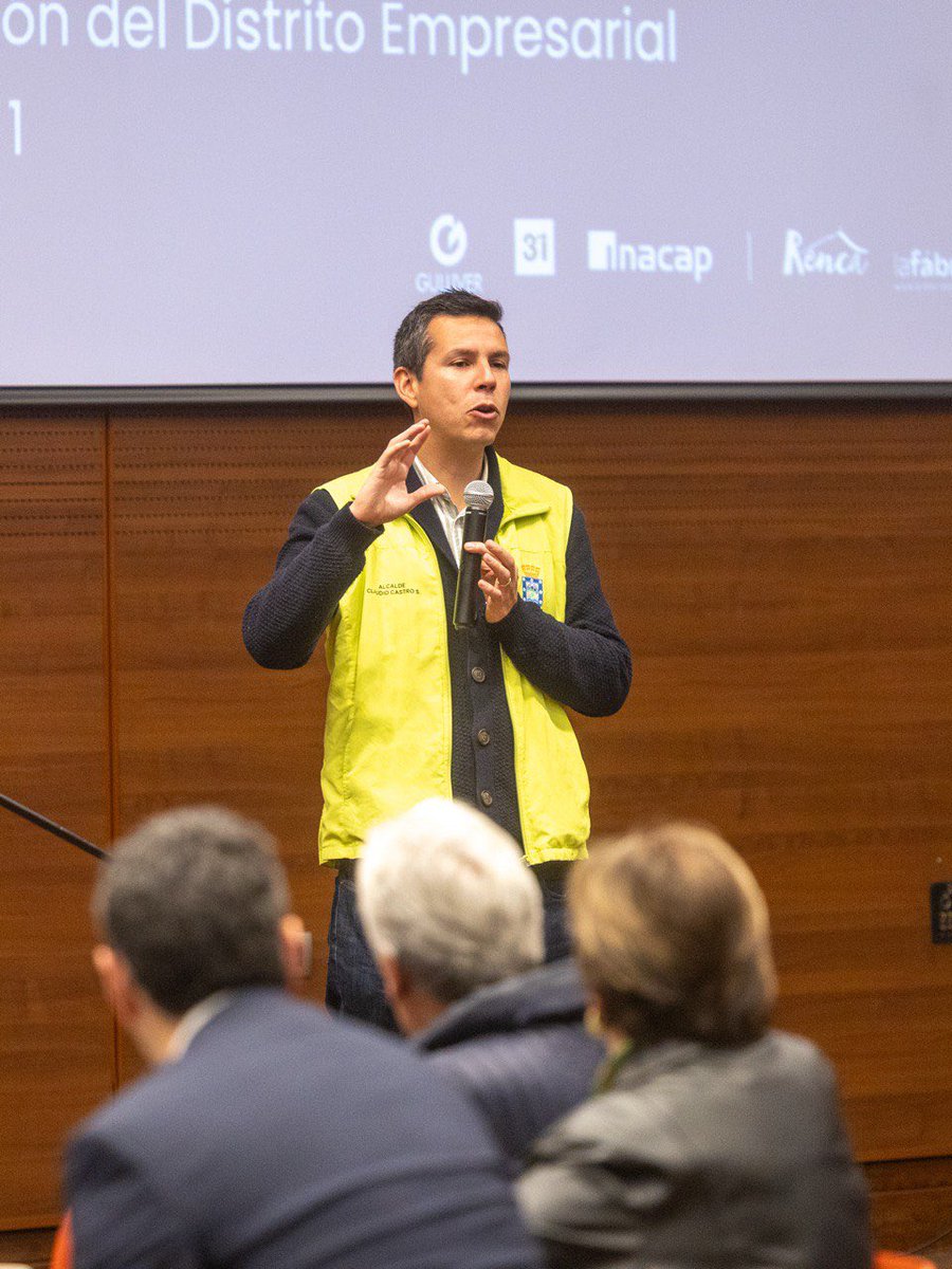 cn_castro's tweet photo. Esta mañana dimos el puntapié inicial para consolidar un nuevo distrito empresarial en el sector oriente de #Renca, el segundo que se construye en nuestra comuna💪🏼 Este modelo inédito de colaboración público privada - inspirado en los Business Improvement Districts de 🇬🇧 - busca reunir a las empresas en torno a una visión compartida, identificar desafíos comunes y diseñar acciones conjuntas que generen resultados visibles en el corto plazo.
