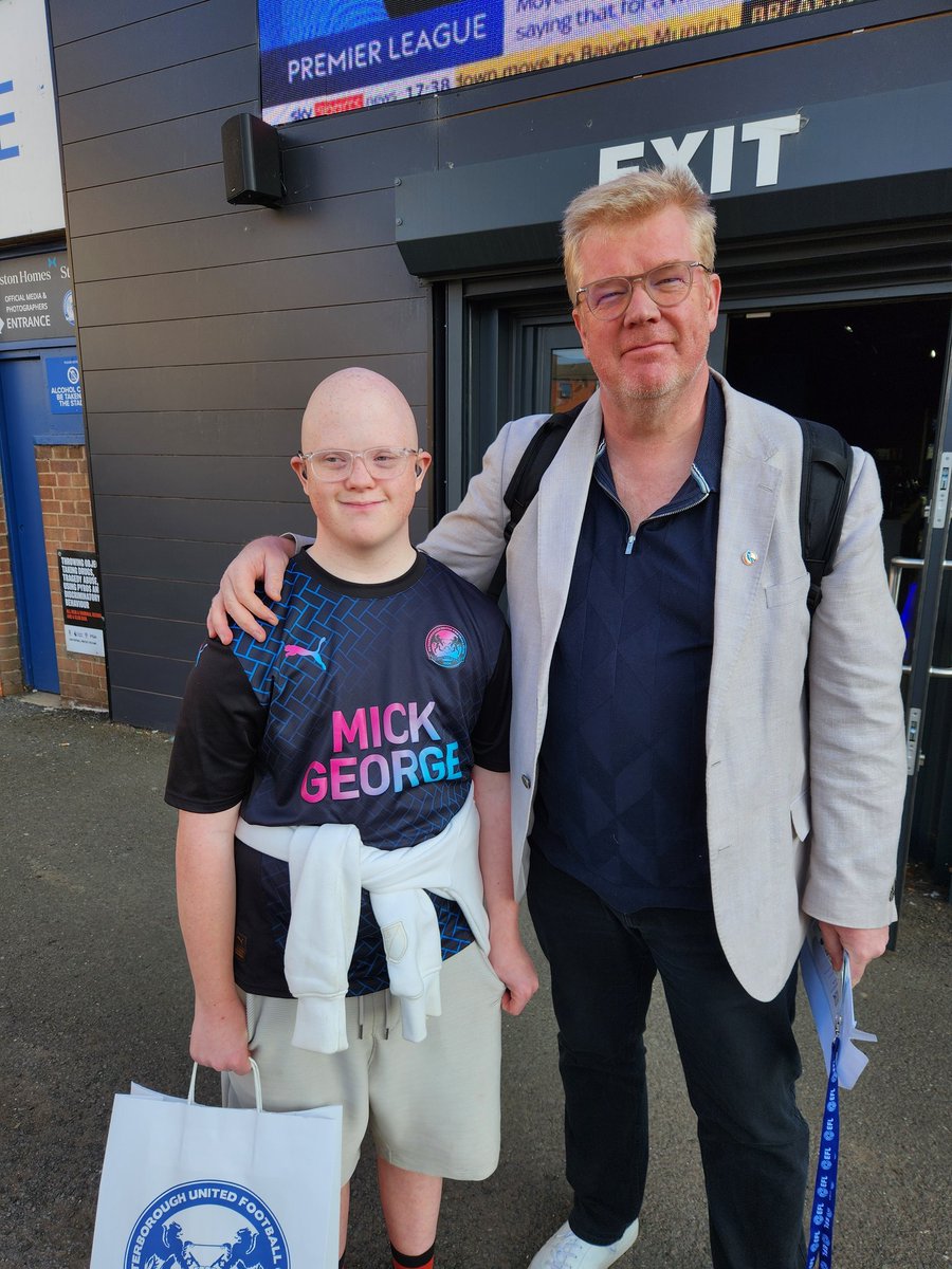 csking75's tweet photo. @TheAdrianDurham thanks so very much for taking the time to stop and chat and have a picture with Louis, we really. Appreciate it. UTP! https://t.co/5dE2zSMuhG