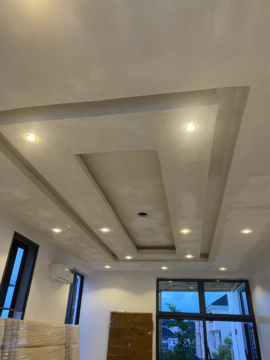 flowdanny626's tweet image. Before ➡️ After 🔨✨
Polystyrene + POP ceiling, finished with a smooth modern touch &amp;amp; perfect lighting.
Quality finishing by Dannyflow World 🏡💡

#InteriorDesign #CeilingDesign #POPDesign #ModernLiving #PolystyreneCeiling #HomeFinishing #DannyflowWorld