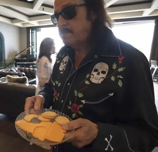 Kevin Bolk (K-Bo.) (@kevinbolk) on Twitter photo From the Nitro Grill menu. This is funny because <a href="/RealJimmyHart/">Real Jimmy Hart</a>’s actual diet mainly consists of beans, potatoes, cheese, and crackers. From the Nitro Grill menu. This is funny because <a href="/RealJimmyHart/">Real Jimmy Hart</a>’s actual diet mainly consists of beans, potatoes, cheese, and crackers.