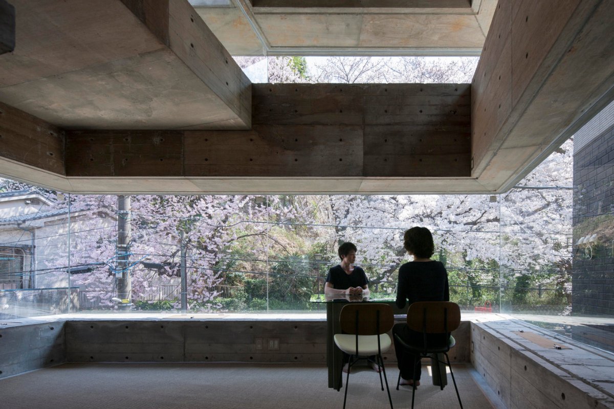 retokommerling's tweet photo. #ComoEnCasaEnNingunSitio _
Oriel Window House diseñada por Shinsuke Fujii Architects.
Fotografías: Teruakai Tsuki

#Arquitectura #Architecture https://t.co/6EJScB0v5d
