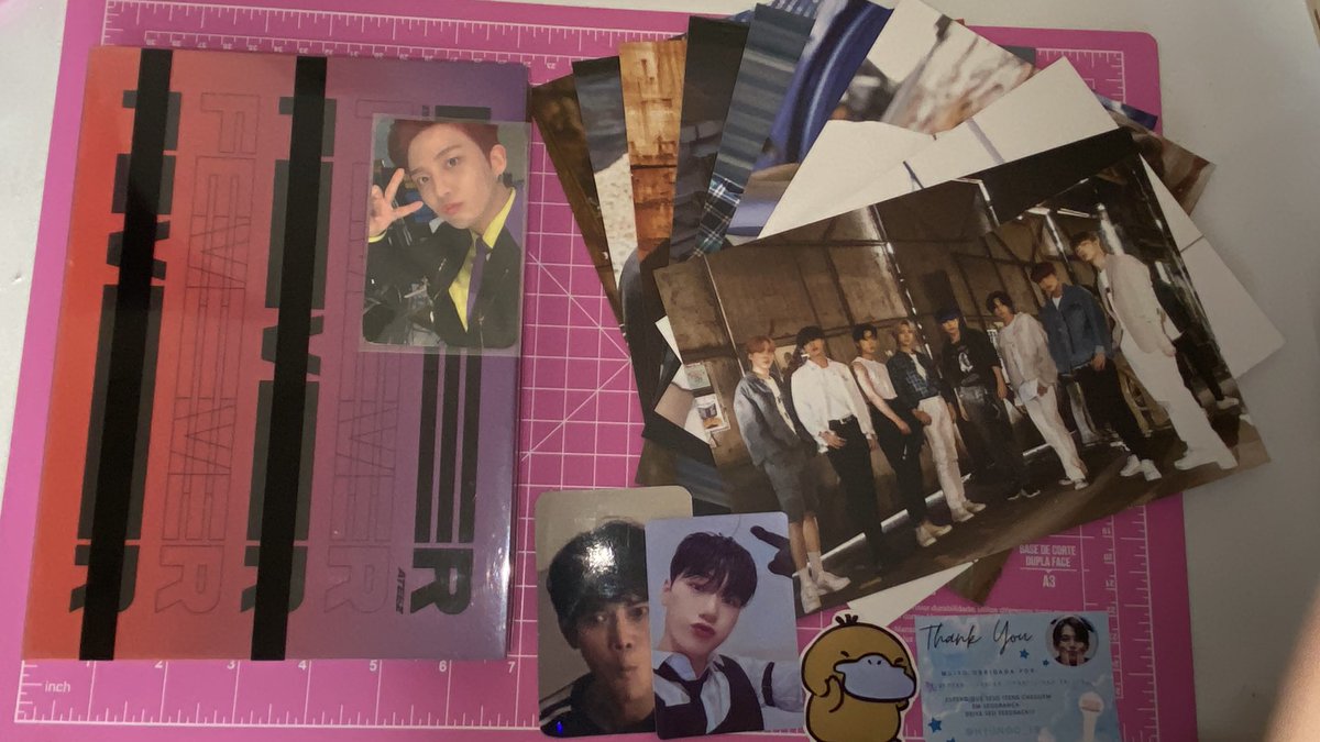 Feedback mega positivo para a <a href="/hyunoo_19/">Mingoo🐶</a> que me vendeu esse álbum lindíssimo. Ela foi muito atenciosa, estava muito bem embalado e vieram mimos fofíssimos. Agradeço muito pela venda 🩷