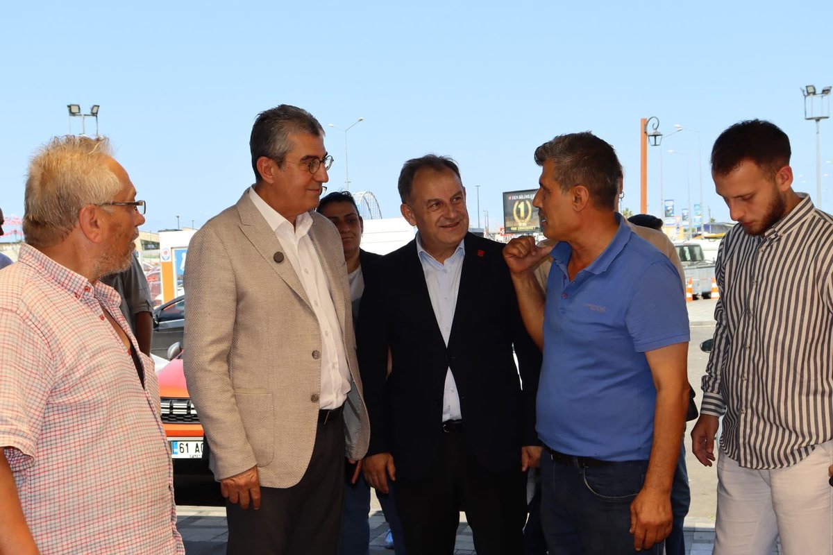 Trabzonchpil's tweet photo. TBMM Grup Başkanvekilimiz Sn. Gökhan Günaydın ile birlikte bugün Pazarkapı’da esnafımızı ziyaret ettik.
Hemşehrilerimizin sorunlarını ve beklentilerini birinci ağızdan dinledik, çözüm yollarını konuştuk. Esnafımızın sesine kulak vermeye, onların yanında olmaya devam edeceğiz. https://t.co/MnUprtd59X