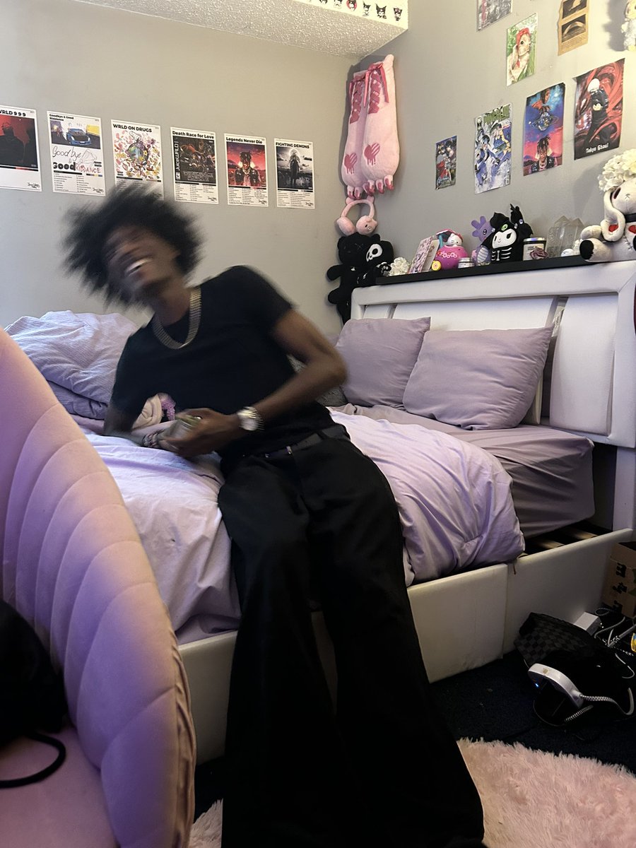 Vonzoldyck's tweet photo. Y’all don’t even fwm on here 😢🥹 https://t.co/8VzjQWPEcA