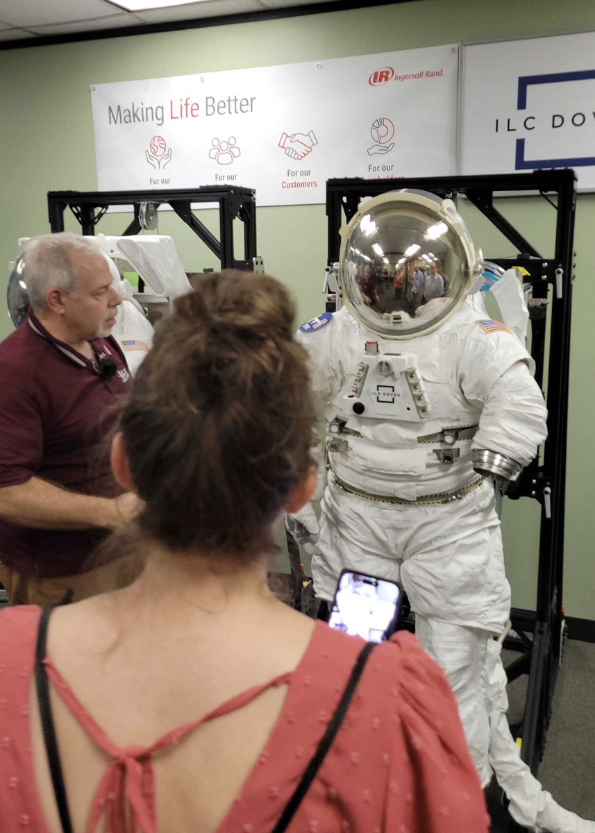 Elysia Segal (@elysiasegal) on Twitter photo A bit of a sneak peek from my SPACESUIT FITTING YESTERDAY (pinch me!) 😱👩🏻🚀 Tune into the livestream at 3pm ET on <a href="/NASASpaceflight/">NSF - NASASpaceflight.com</a> to see the <a href="/ilcdoverastro/">ILC Dover Astrospace</a> commercial Astro suit in action, and learn more about its modular design and versatility of use! A bit of a sneak peek from my SPACESUIT FITTING YESTERDAY (pinch me!) 😱👩🏻🚀 Tune into the livestream at 3pm ET on <a href="/NASASpaceflight/">NSF - NASASpaceflight.com</a> to see the <a href="/ilcdoverastro/">ILC Dover Astrospace</a> commercial Astro suit in action, and learn more about its modular design and versatility of use!