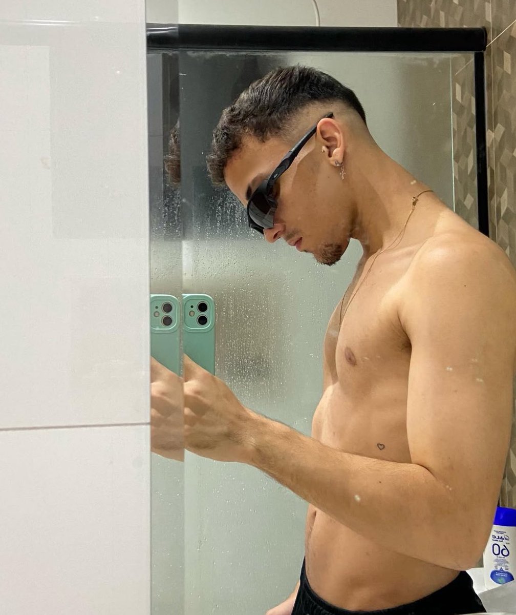 olisapeca's tweet image. cortei o cabelo gostaram?