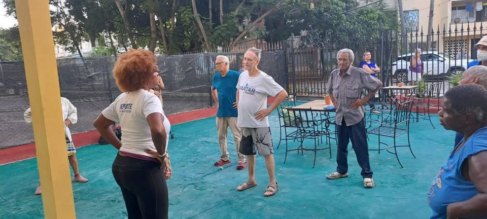 Ver el Saf funcionando, ver a nuestros viejos ahí, a los doctores y los asistentes sociales en función de ellos, realmente me llena de orgullo y satisfacción, pues la verdad se trabajó por parte de todos con el corazón, y aquí está el resultado!!!….deseo que lo disfruten mucho❤️