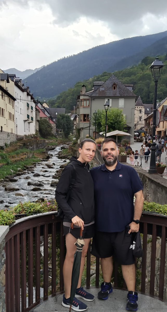 jhonny_81's tweet photo. 👣👩‍❤️‍💋‍👨  #ValldeAran #vacaciones https://t.co/ACu8c50AzN