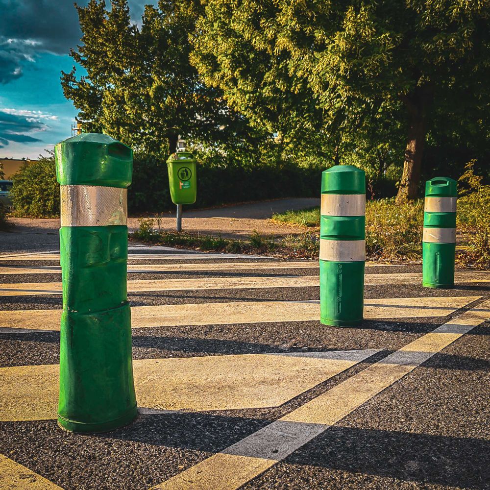 hamstergraf's tweet photo. Green Guard 
.
.
.
#photooftheday #picoftheday #photography #photographer #photographers #beautiful #czechrepublic #nature #czechnature #landscape #stilllife #cityphotography #abstraction https://t.co/A4DosGIjC7