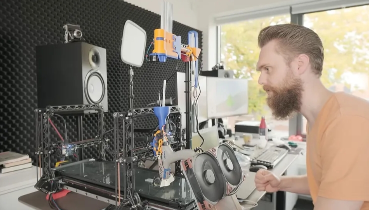 JJSolutions24's tweet photo. 💡 Un ingeniero combinó una pistola de pegamento caliente con una impresora 3D, demostrando que la creatividad + herramientas cotidianas puede generar resultados sorprendentes.

¿Qué ideas te gustaría probar en tu negocio?

#Innovación #CrecimientoEmpresarial #JJSolutions https://t.co/jFhl12EbF4