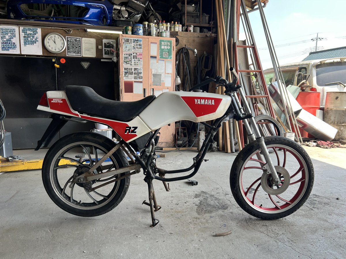 RZ50にRZ125のエンジンが搭載できる様フレーム同士を合体！ 125は
