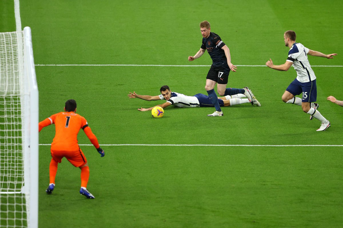 SaveBruyne's tweet photo. @CallHimGoat يلا انتظرك https://t.co/K5bH0XTtcx