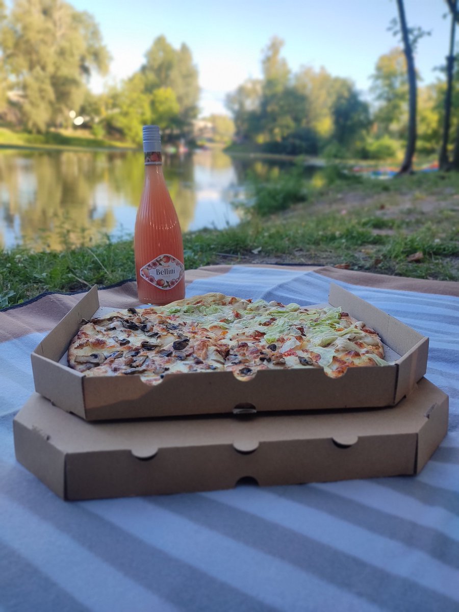 Lehych1602's tweet photo. Piiiizzaaa🤤😋 https://t.co/hWuGaKIzAR