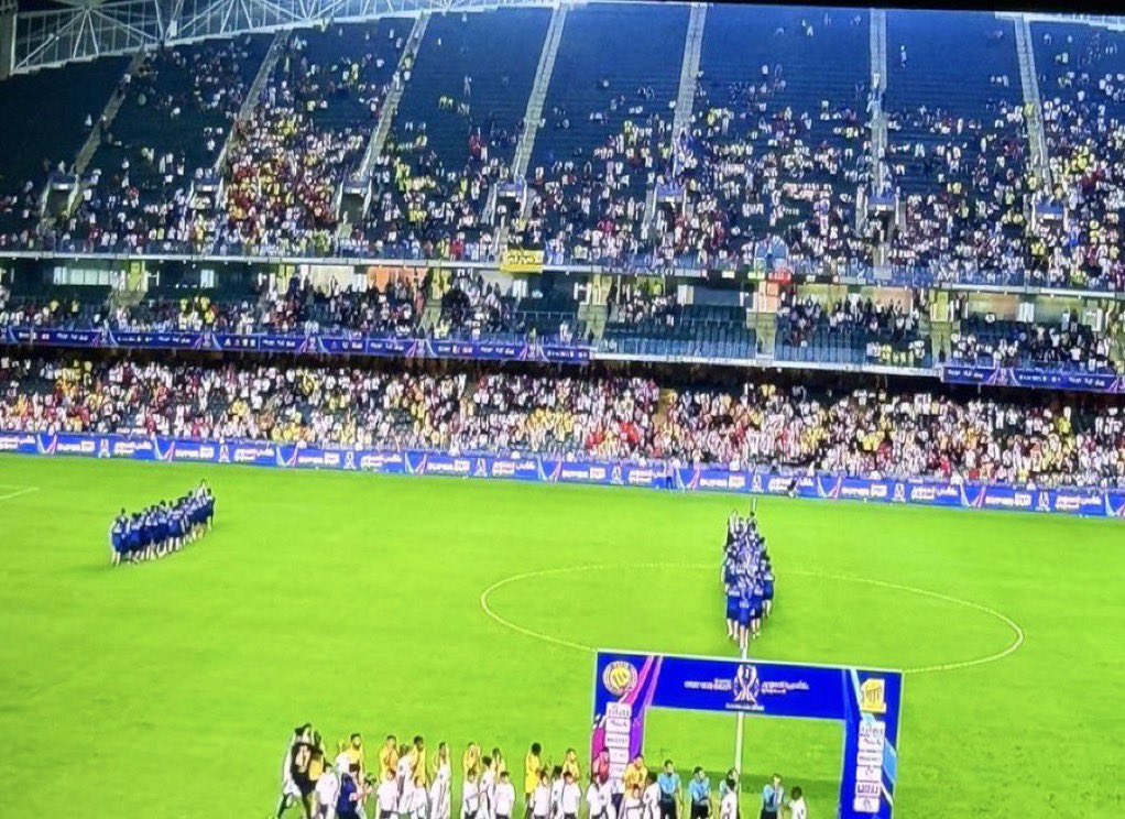 ابو عبدالكريم القحطاني (@qahtani_m1) on Twitter photo تغريدات الشعبية اللي غاثنا فيها وتسقط على الهلال من خلالها ياقزم مجرة التبانه وين ماشفناها بوسط المباراة؟
توزيع الموز والتيشرتات يامتواضع التاريخ يكشفها الملعب
<a href="/AlNassrFC/">نادي النصر السعودي</a> تغريدات الشعبية اللي غاثنا فيها وتسقط على الهلال من خلالها ياقزم مجرة التبانه وين ماشفناها بوسط المباراة؟
توزيع الموز والتيشرتات يامتواضع التاريخ يكشفها الملعب
<a href="/AlNassrFC/">نادي النصر السعودي</a>