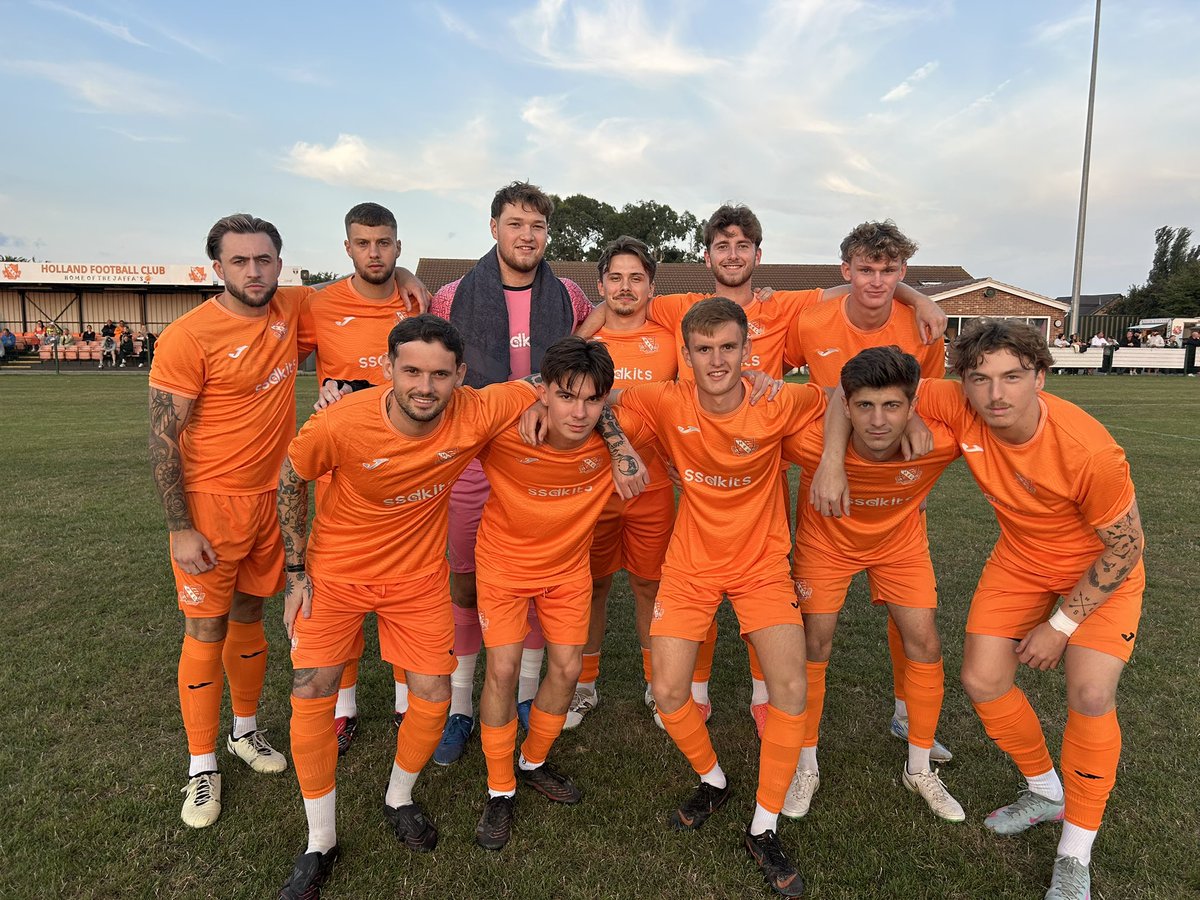 HOLLAND FC (@mightyholland) on Twitter photo FULL TIME RESULT
<a href="/MightyHolland/">HOLLAND FC</a> 3-1 <a href="/FC_Clacton/">FC Clacton</a>
A second half turn around see us progress to the next round of the league cup.
Goals from <a href="/harvey_evanssss/">Harvey</a> x2 and <a href="/_tobyh/">tubs</a> send us through!!
Well done to everyone involved 🍊👏 FULL TIME RESULT
<a href="/MightyHolland/">HOLLAND FC</a> 3-1 <a href="/FC_Clacton/">FC Clacton</a>
A second half turn around see us progress to the next round of the league cup.
Goals from <a href="/harvey_evanssss/">Harvey</a> x2 and <a href="/_tobyh/">tubs</a> send us through!!
Well done to everyone involved 🍊👏
