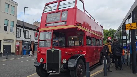 DanSpotter86's tweet photo. Heres a few shots of some old Vintage Busses for Railway 200  @greatestgather Event plus a Midland Red and London Busses seen here In Derby on 01/08/25. #greatestgathering #Railway200 #MidlandRed #Derbyshire #Derby #Alstom #LitchurchLane https://t.co/Yk3MlzllrE