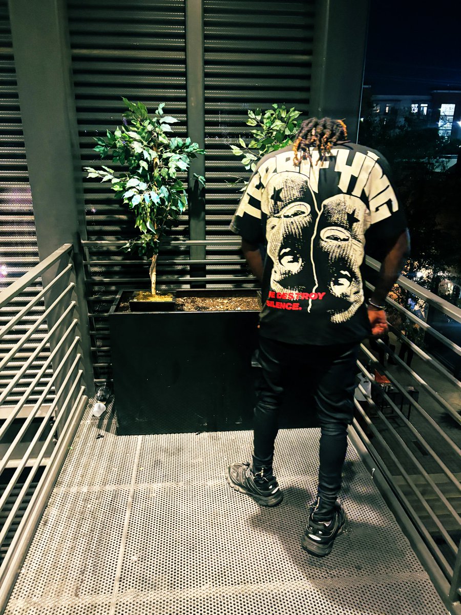 _isthateli_'s tweet photo. “this him”🎱™️ https://t.co/Kp9BcZSkQn