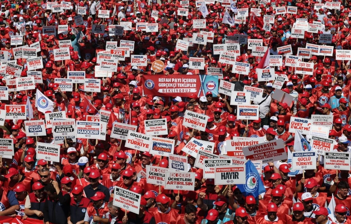 Bu teklifi asla kabul etmiyoruz!

📌 2026: 11+7
📌 2027: 4+4
📌 Taban Aylığa: 1000₺

Ne gelirde adalet sağlar,
Ne de ücrette denge kurar.

Emeğin onurunu korumak için yanıtımız tek kelimeyle: HAYIR!

#AslaKabulEtmiyoruz