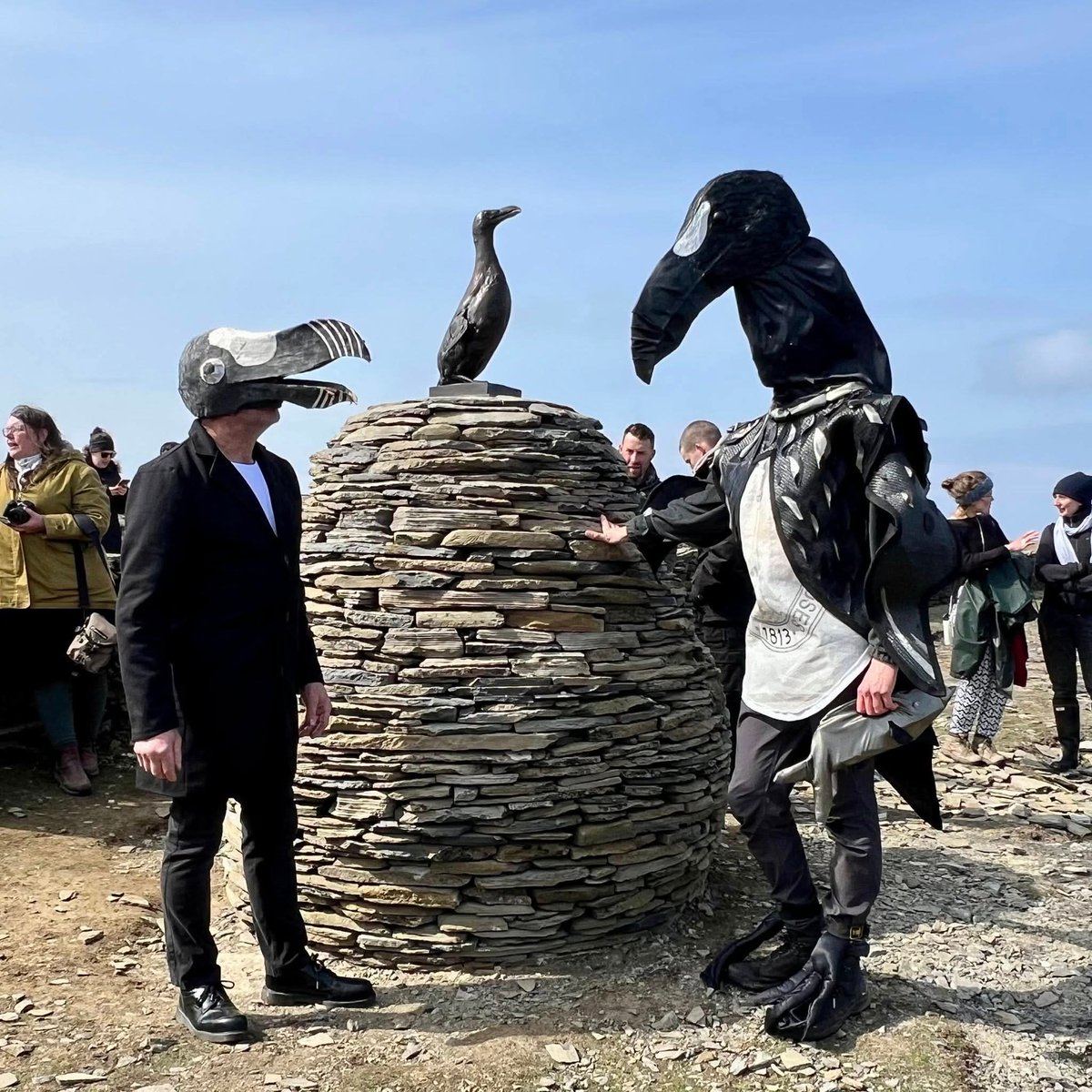 A life-sized bronze statue has been unveiled on the island of Papa Westray, Orkney, in memory of the last known Great Auk Pinguinus impennis killed there in 1813. The statue is an exact replica of the preserved remains of the bird, which are held by the Natural History Museum.