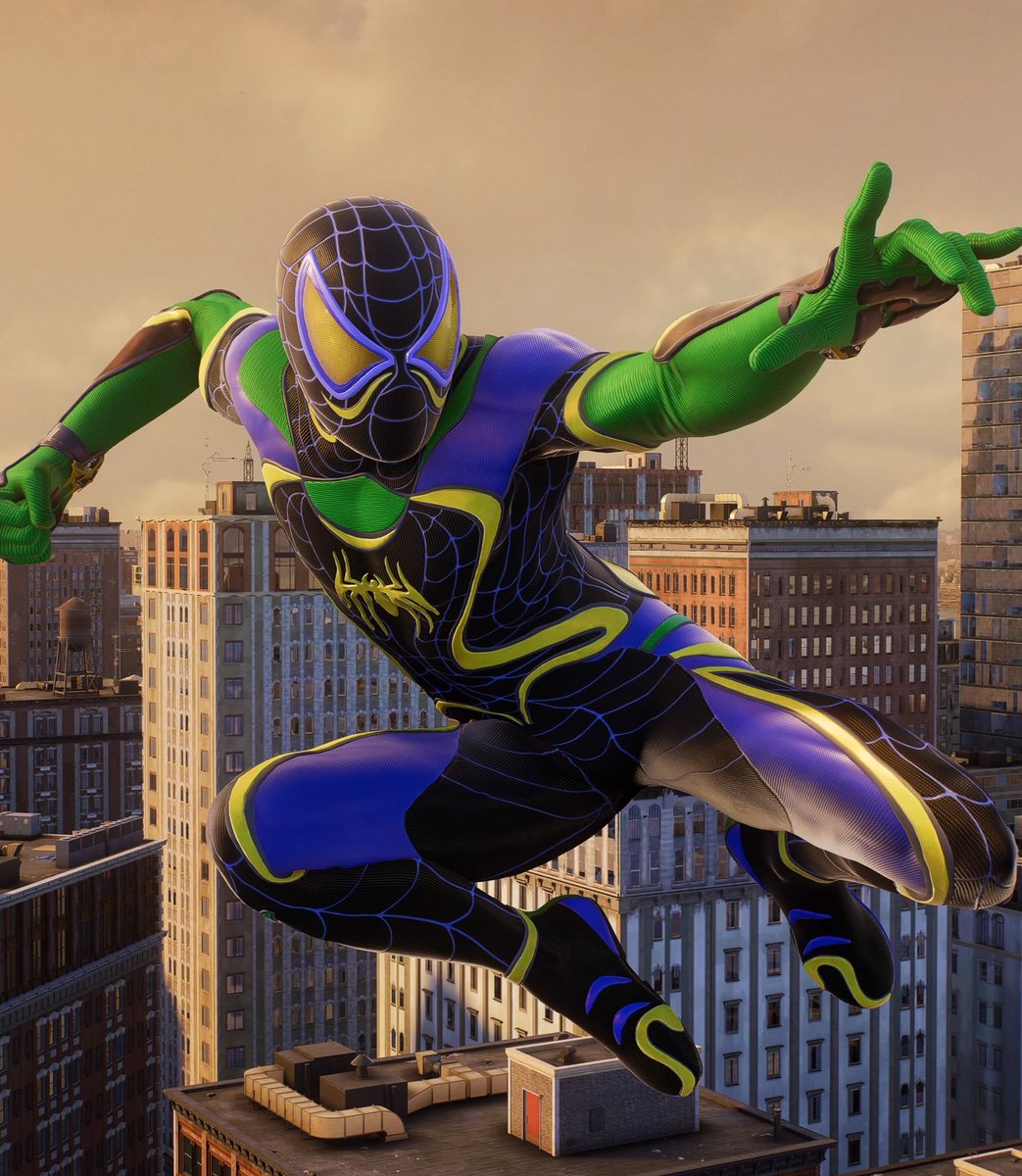se super herois existissem na vida real ia ser muito engracado pq provavelmente uma boa parte das pessoas com poderes nao seriam designers, entao vira e mexe ia aparecer uns maluco vestido assim: