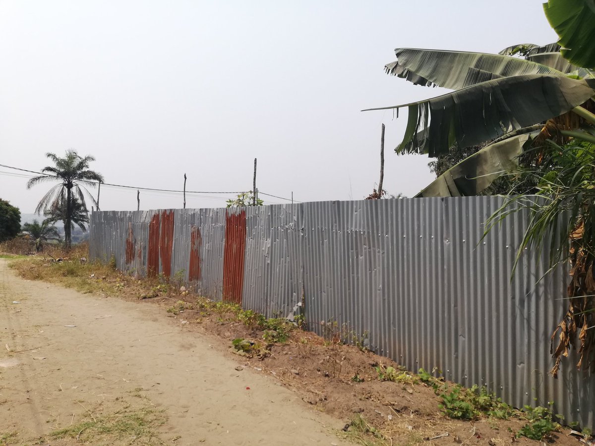 DeProximite's tweet photo. À VENDRE VENDRE À MAYANGA-SANGOLO RÉFÉRENCE ARRÊT MAISON BLANCHE À ENVIRON 5 MINUTES DE LA VOIE GOUDRONNÉE.
Une parcelle vide de 17mx20m.
***PRIX :6 MILLIONS À DÉBATTRE!!!
*Document :UN permis d'occuper.
☎️(appels):066721264 ;
Whatsapp:(+242)050446692 /065775436. 🇨🇬🇨🇬🇨🇬 https://t.co/UqlanLcrWf