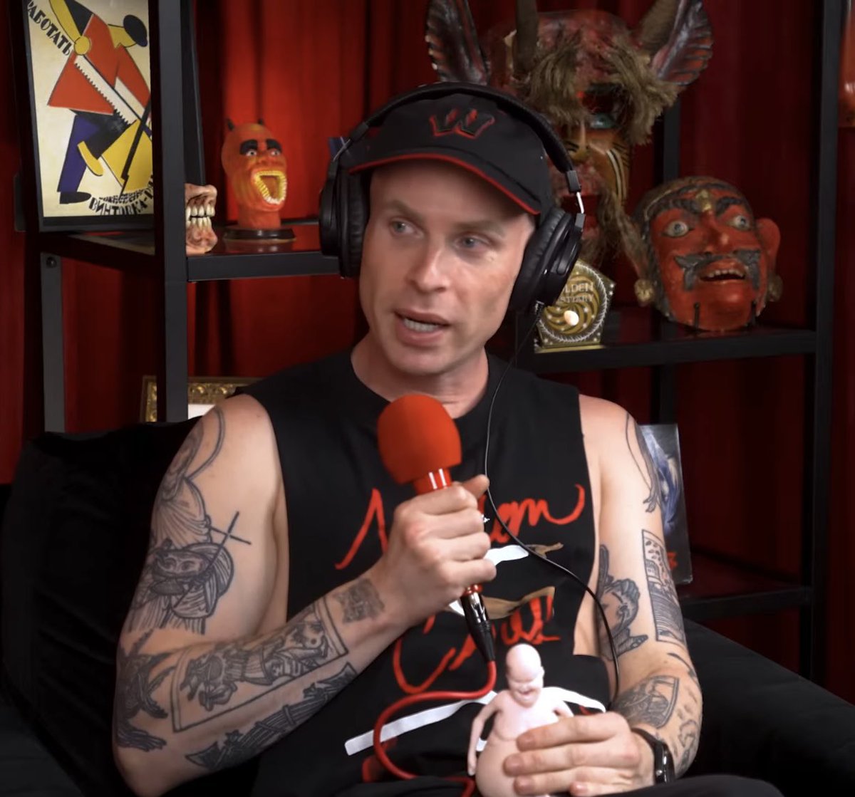 Katyaswifey's tweet photo. He’s actually so sexy I’m gonna kms https://t.co/3Q4RBEpLpY