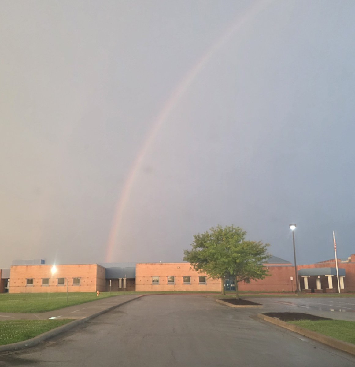 Even the rainbows are ready to welcome our bears this morning! 🐻❤️ #bearsrising #ISDstrong