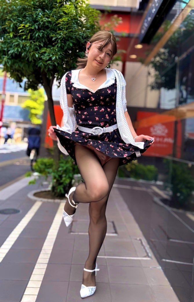 But nothing, I said, nothing can take away these blues 'Cause nothing compares
Nothing compares to you

youtu.be/0-EF60neguk?si…
Nothing Compares 2 U / Sinéad O'Connor