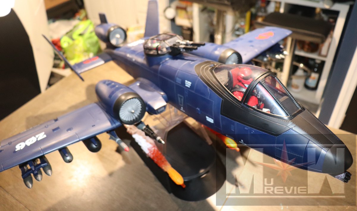 G.I. Joe Classified Series, Haslab Cobra Rattler with #163 Cobra Rattler Gunner, #164 Wild Weasel, #165 Baroness
@hasbro @hasbropulse #gijoe #gijoeclassified #yojoe #actionfigurepic #hasbrotoypic #toyphotography #cobra #pegwarmer #ogpegwarmer #kbhadthousands