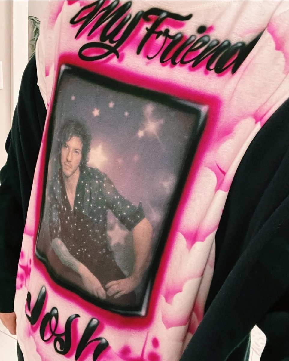 THEJUDGEOHNO's tweet photo. He was so proud of this shirt I'm SOBBING https://t.co/xBXAN464aN