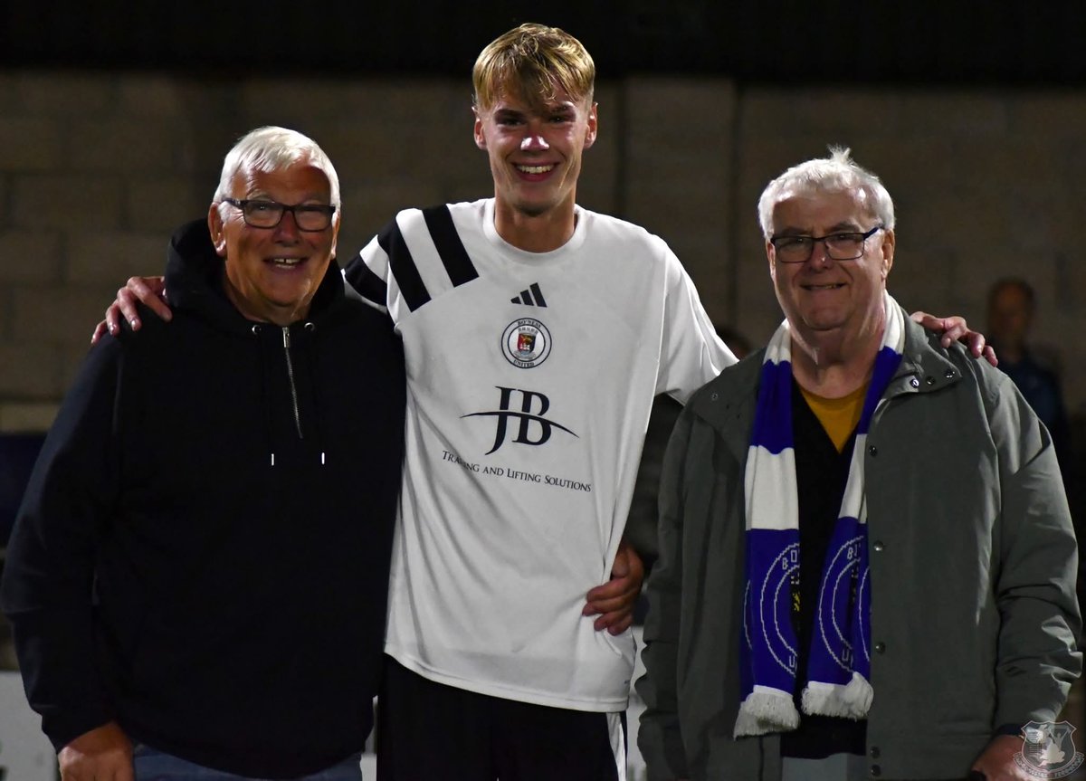 BonessUnited_FC's tweet photo. Jim Learmonth and Bruce McCormack chose tonights MOTM and here they are pictured with him.

Mark McLuckie, what a performance ⚽️🤘💙

Home Shirt Sponsor
Debbie &amp; Wullie Johnston

Away Kit Sponsor
Dad and Son Footy Adventures 
#BUnited https://t.co/xRLyd9BfCe