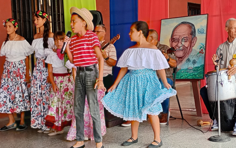 (Ateneo de Carúpano realizó homenaje a Luis Mariano Rivera en el 119 aniversario de su nacimiento) Diario_ElTiempo El Tiempo - eltiempove.com/ateneo-de-caru…