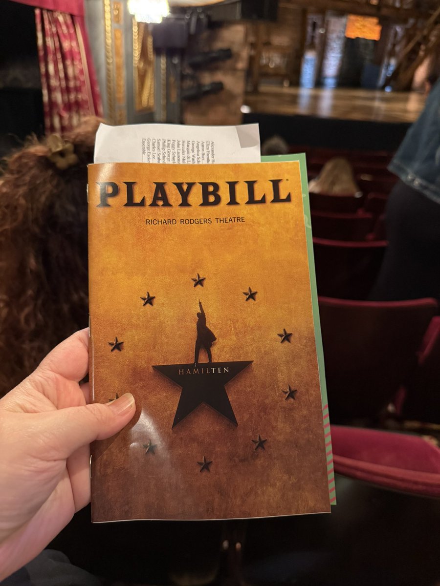 Don’t mind me.. Just a bit busy tonight 😎
*eeeeee!*