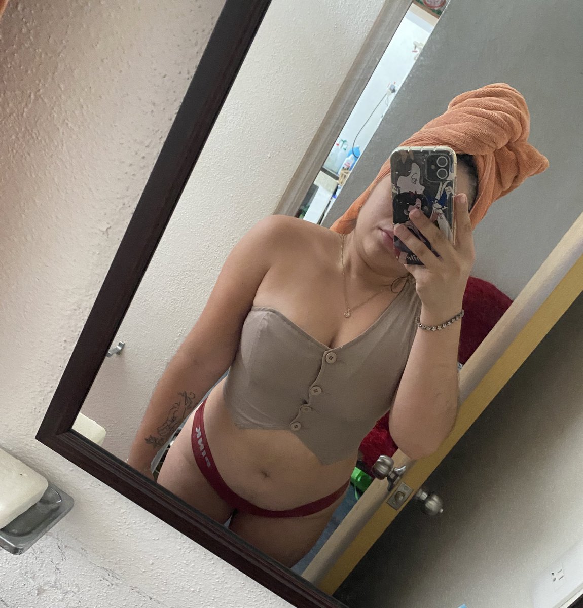 Nanuhermosa tweet media