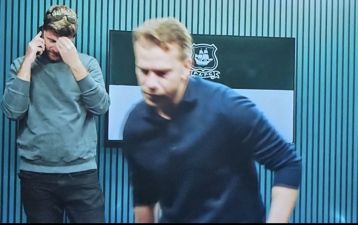 DevonportDanny's tweet photo. A picture paints a thousand words.

What a monumental mess.

#PAFC https://t.co/ly8vAN4j1V