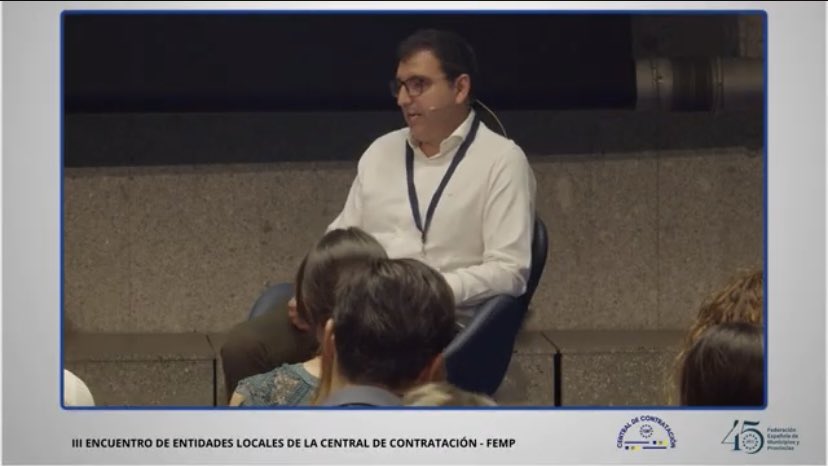 Mi retroalimentación a la Jornada del 3 Encuentro de EELL de la Central de Contratación de la FEMP en la que se pone en el centro a la realidad del #GobiernoLocal 
Simplificación administrativa y mejora de la gestión de RRHH en la #ContrataciónPública 
#LomioesloPúblico 
@mjh