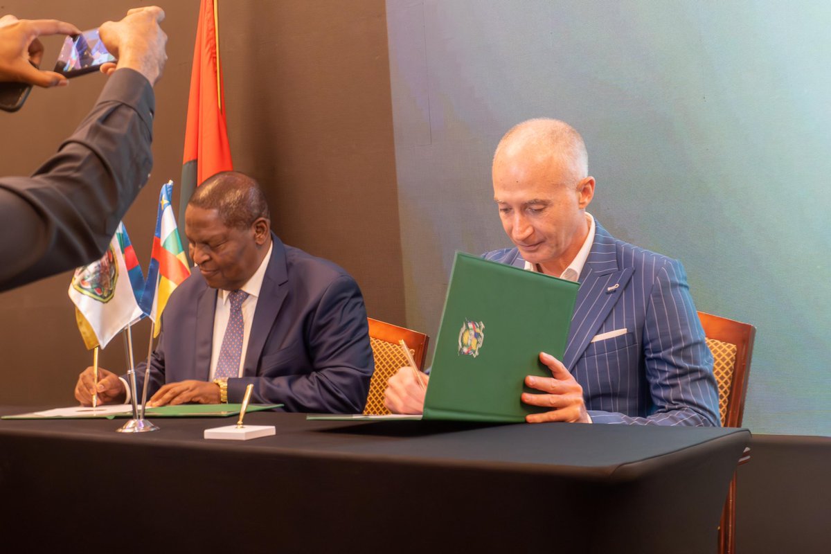 FA_Touadera's tweet photo. Our ambition is clear: a modern, inclusive and connected CAR, open to the world, but firmly rooted in our sovereignty and national priorities. 🇨🇫 https://t.co/atMCp03dGO