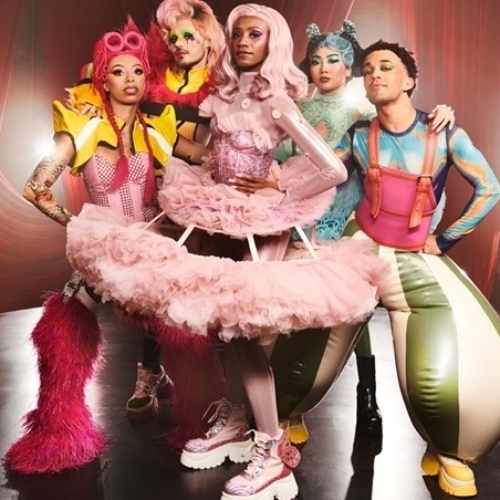 TheatreNewsWeb's tweet photo. A stellar cast announced for The Nutcracker Noir immersive dining experience - #TheNutcrackerNoir #immersivediningexperience @nutcrackernoir
Read the full article here: https://t.co/14epgI9Mrz
More on https://t.co/H53qyEcqwK https://t.co/Wr4wT0OINV