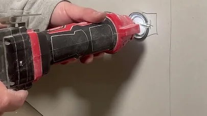 Cutting drywall the easy way #diy #shorts youtube.com/shorts/mVnGRcp…