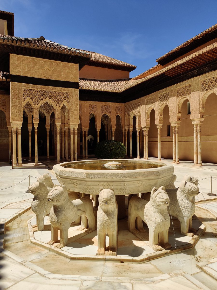 JasonGolaup's tweet photo. Amazing 10th anniversary visit to The Alhambra today, 10 years after I did it on 19.08.2015 and 20 years after my first visit in August 2005 💛💛💛
The Alcazaba, Palacios Nazaríes, and Generalife Gardens are a breathtaking gift to our world 💞
#TheAlhambra #Granada #Andalucía https://t.co/NsFio1vXjj