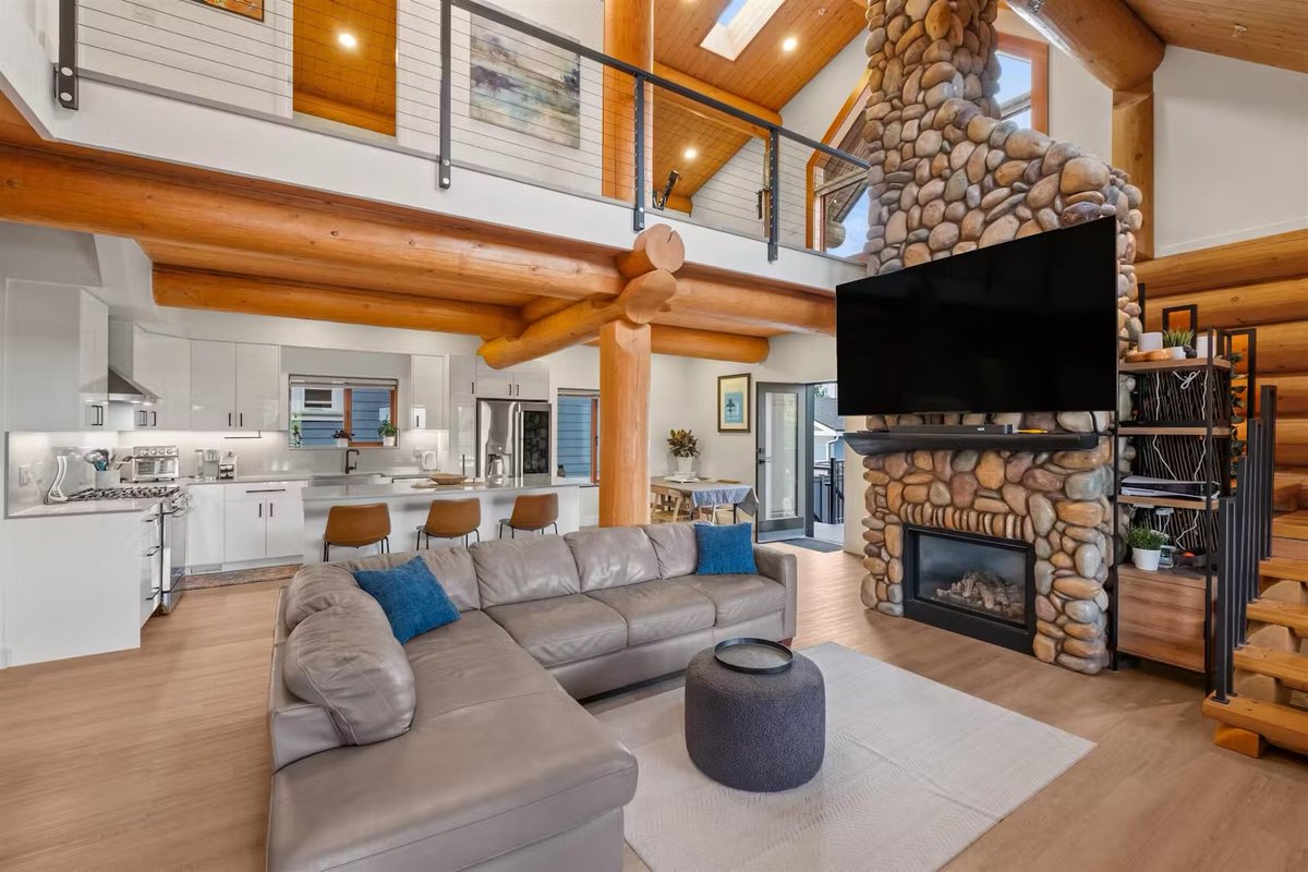 VancouverAgent's tweet photo. 💥 Just Listed 💥

Welcome to this Whistler-inspired custom log home, built in 2011 &amp; beautifully updated. 

📍 819 Scott Street, New Westminster
🔑 List Price: $2,288,888

604-219-9595 📲 
https://t.co/pUaO44p0MN https://t.co/gYP7LjTzXQ